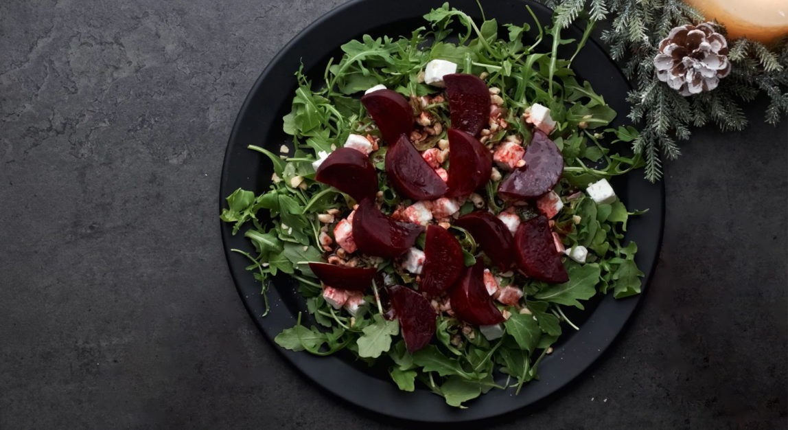 Salada quente com beterraba e rúcula