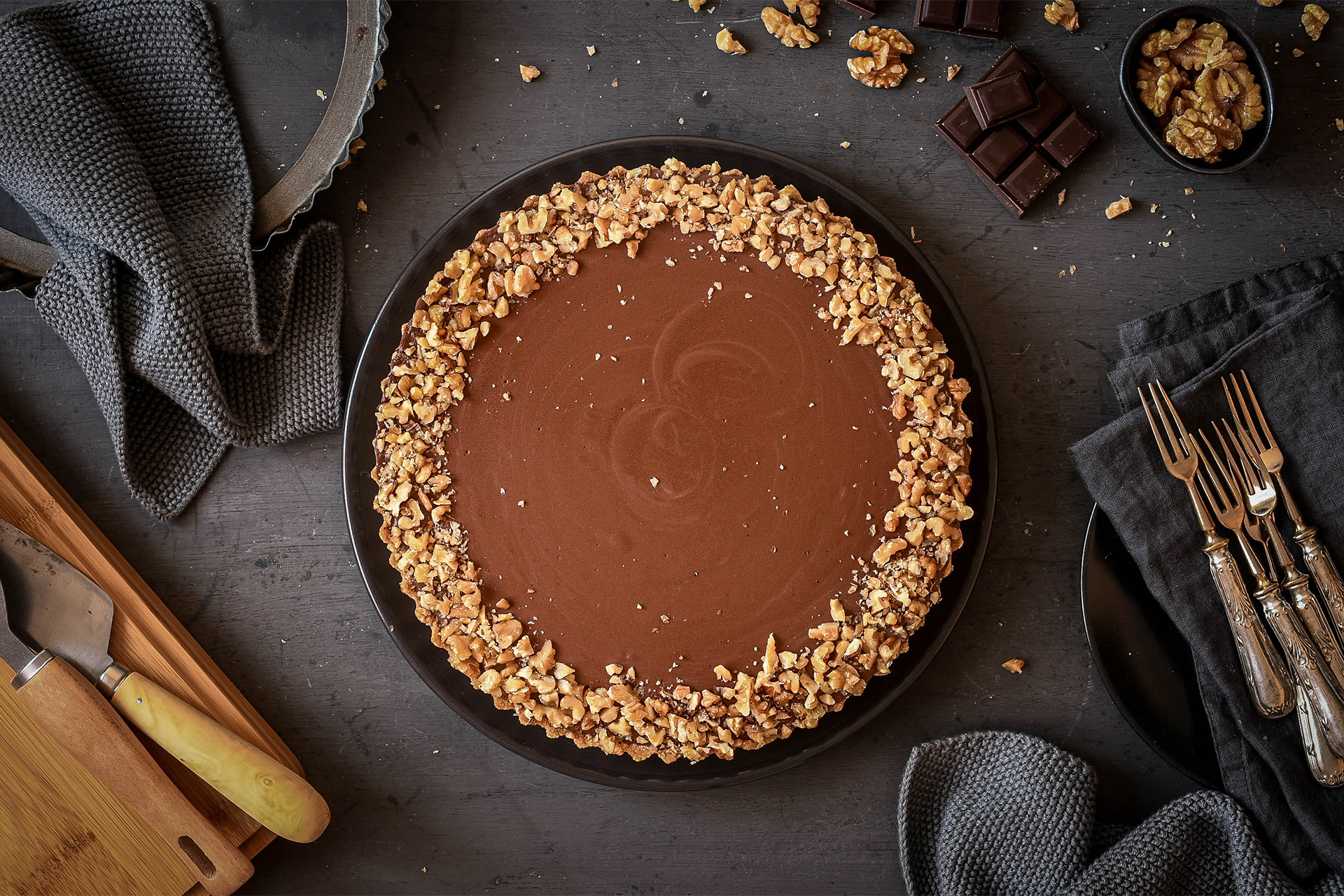 Easy chocolate and cookie cake without oven