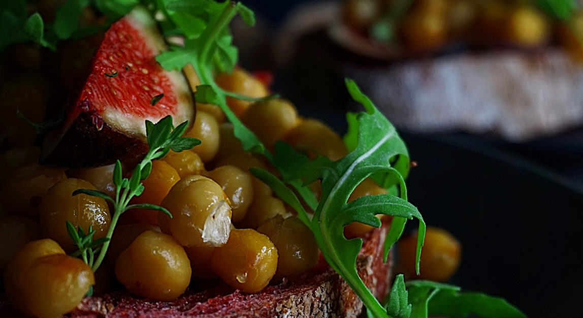 Baked chickpeas, figs, and thyme bruschetta