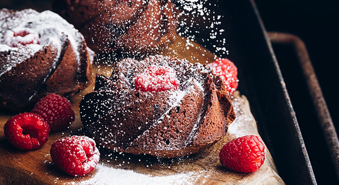 Mini chocolate bundt cakes with raspberries