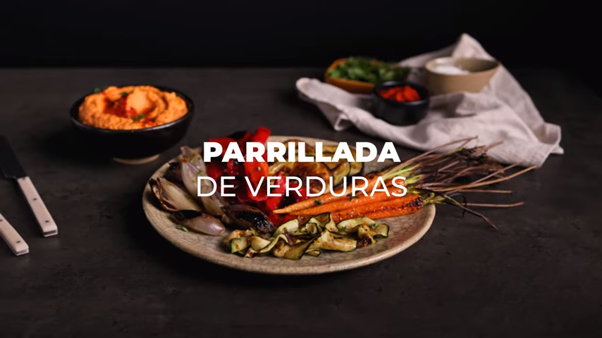 Legumes grelhados com hummus de tomate