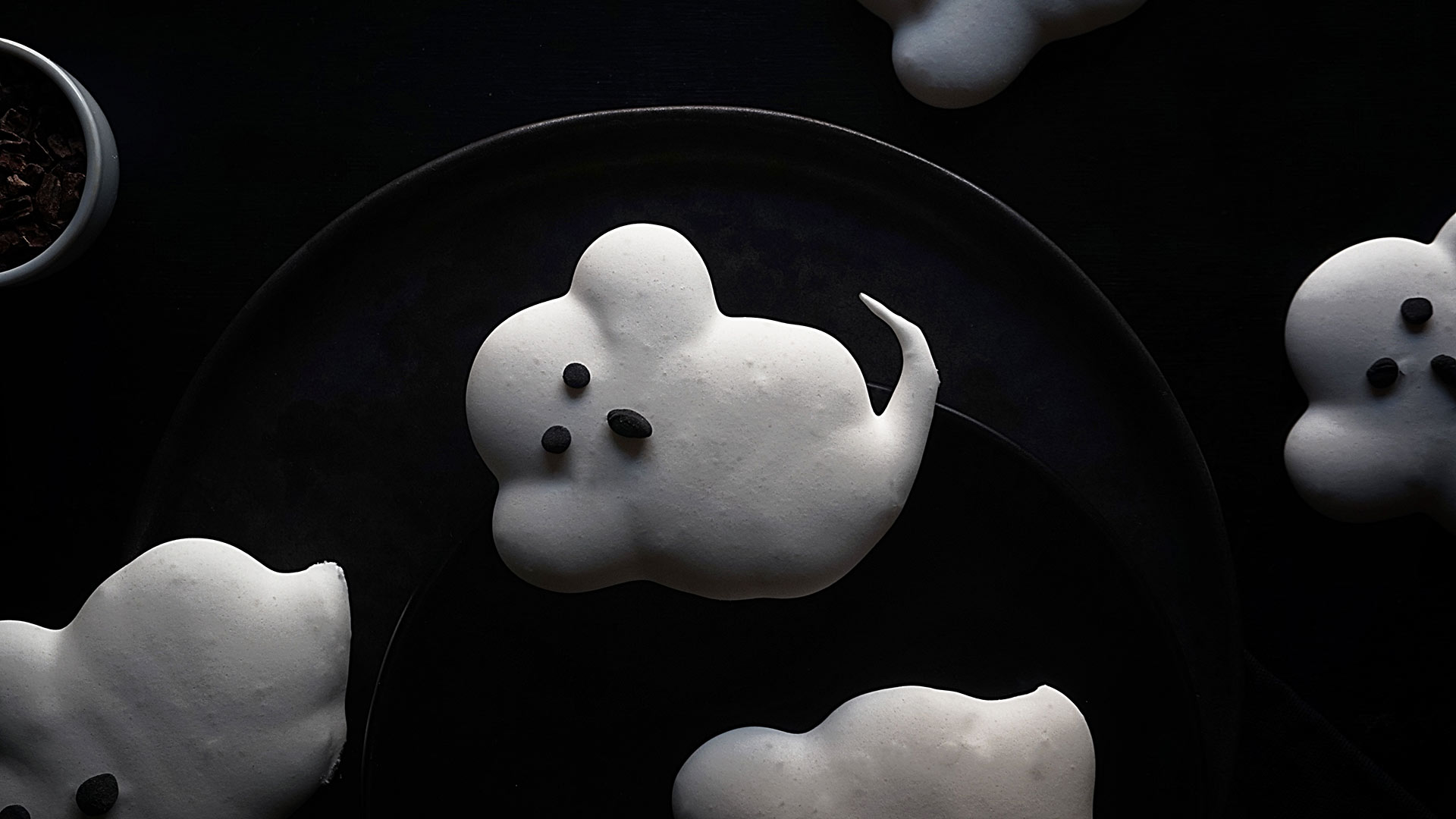 Meringue ghosts without egg