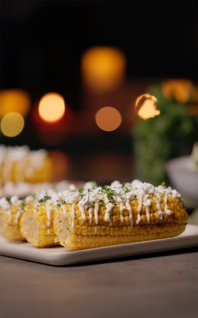 Grilled corn cobs with feta cheese and chipotle | Cooking Lovers