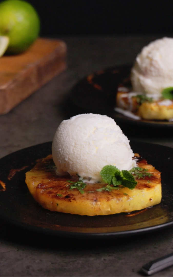 Grilled pineapple with mint and lime | Cooking Lovers