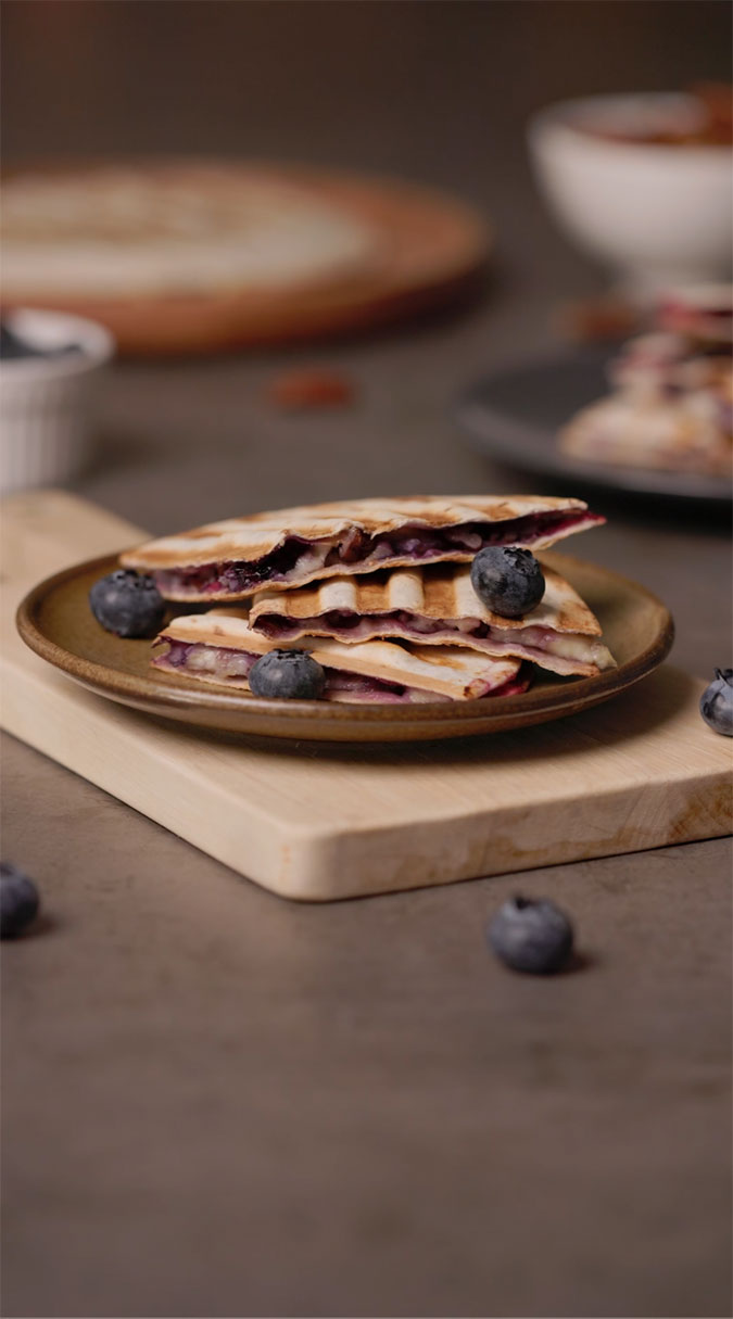 Blueberry and brie quesadilla | Cooking Lovers