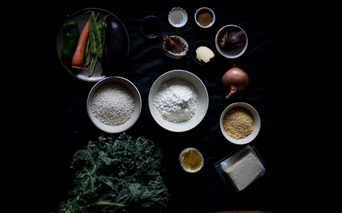 Batch cooking vegano con kale, rollos de canela, baguettes, arroz con verduras y láminas de berenjena