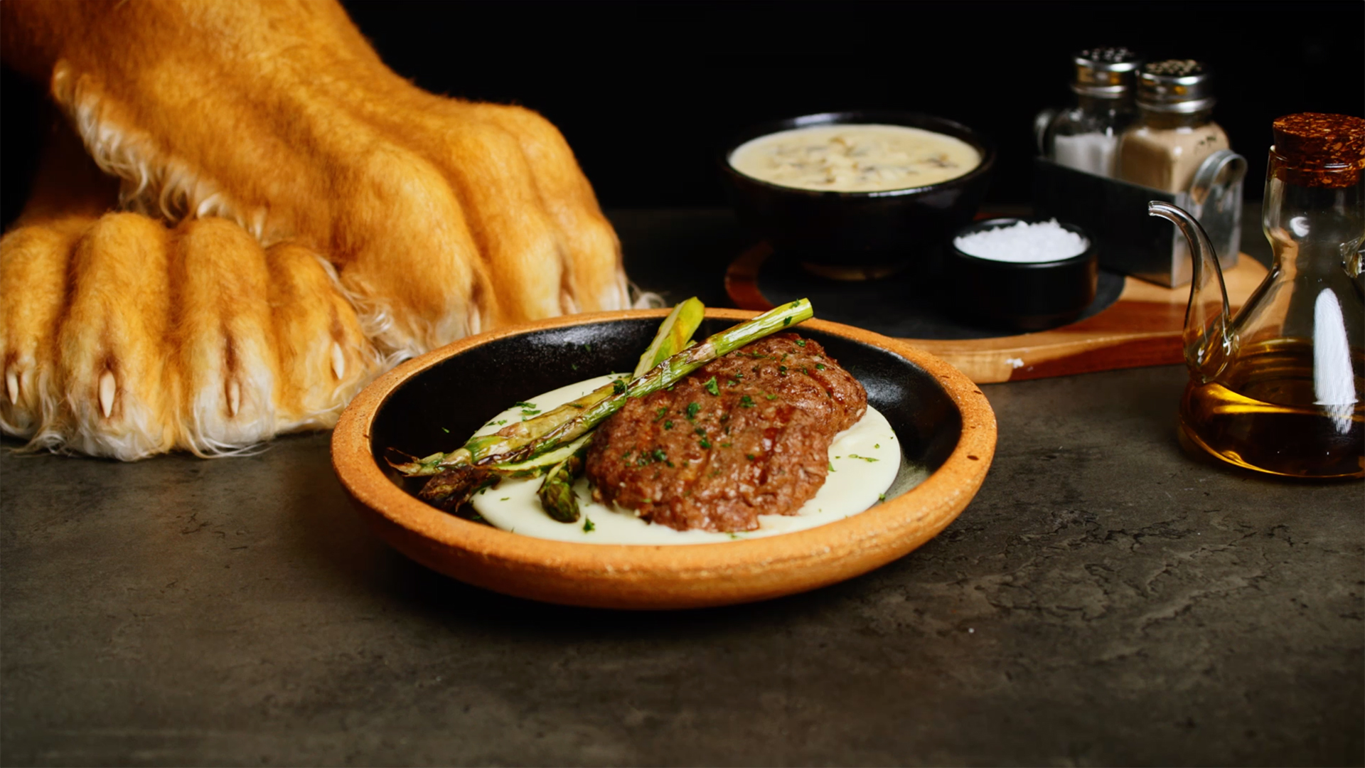 Hamburguesa con salsa strogonoff