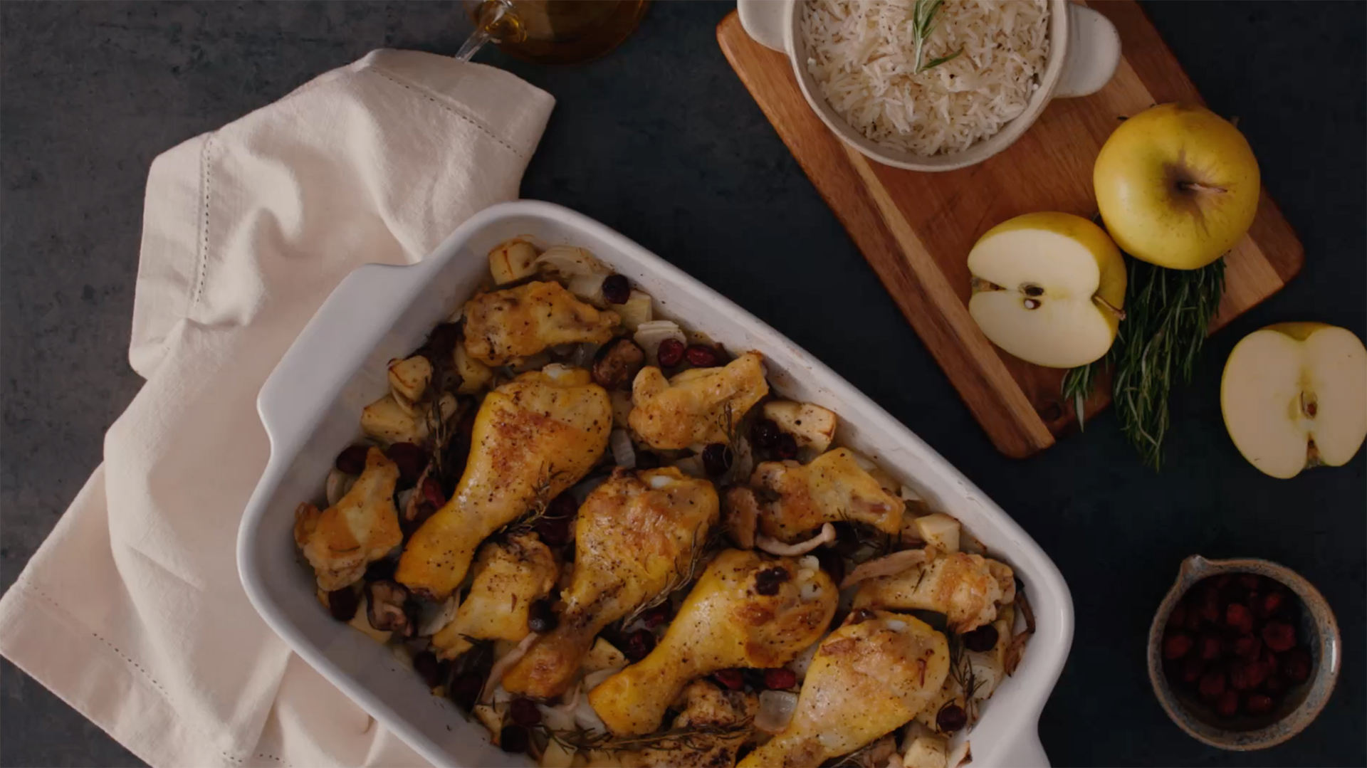 Roasted chicken with apple and white rice