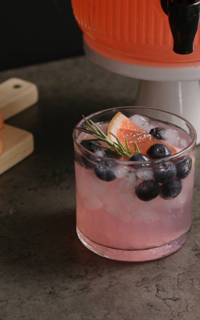 Pink lemonade with blueberries | Cooking Lovers