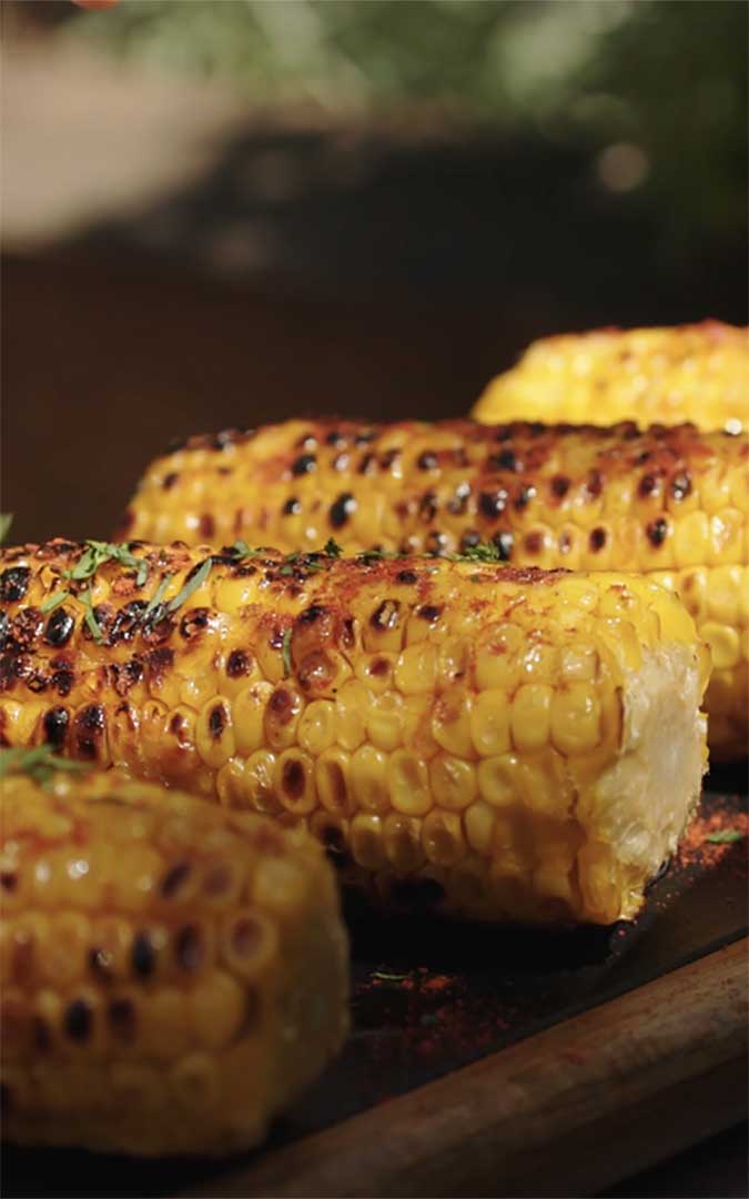 Grilled corn on the cob with sriracha aioli | Cooking Lovers
