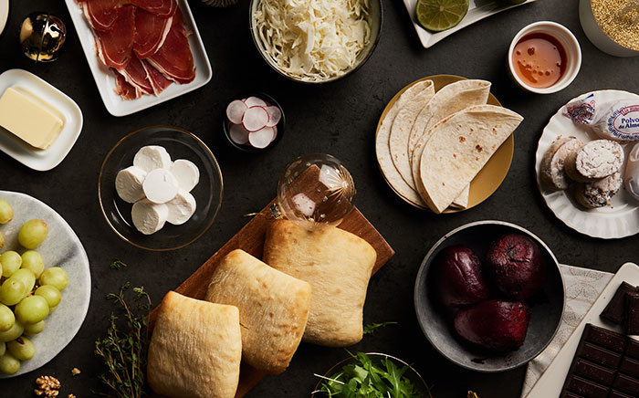 Batch Cooking post Navidad: croquetas de jamón, tostadas de queso y uvas, carpaccio de remolacha, tacos de langostinos, chocolate caliente con polvorones