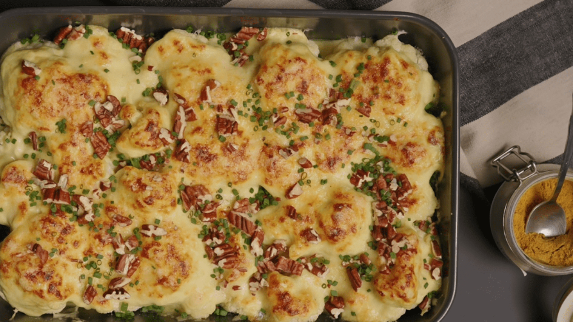 Steamed cauliflower with curry bechamel au gratin